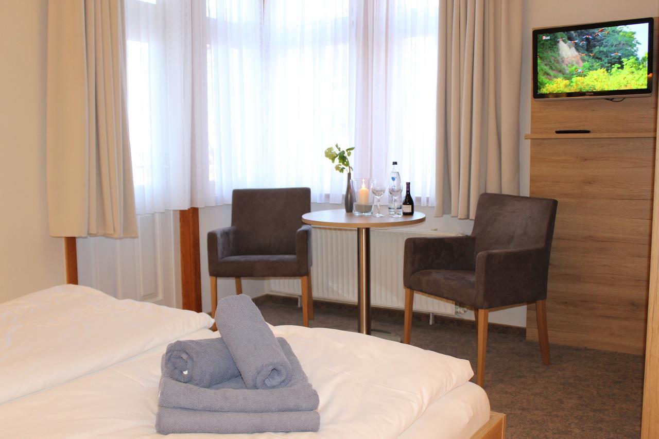 Ferien- Und Wellnesshotel Waldfrieden Hitzacker Esterno foto