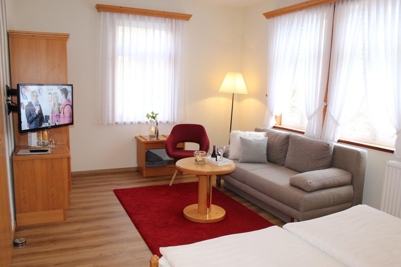 Ferien- Und Wellnesshotel Waldfrieden Hitzacker Esterno foto